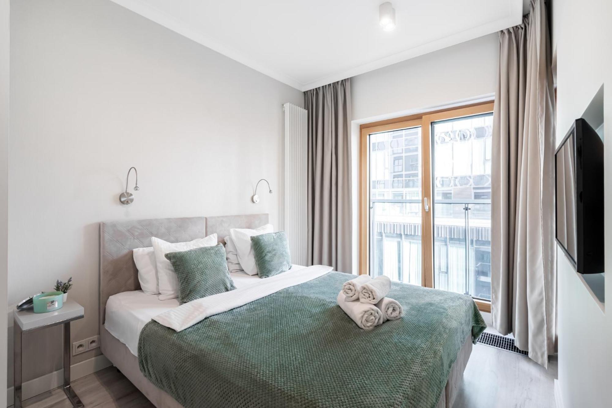 Golden Apartments -City Center - Mennica Residence Варшава Екстериор снимка