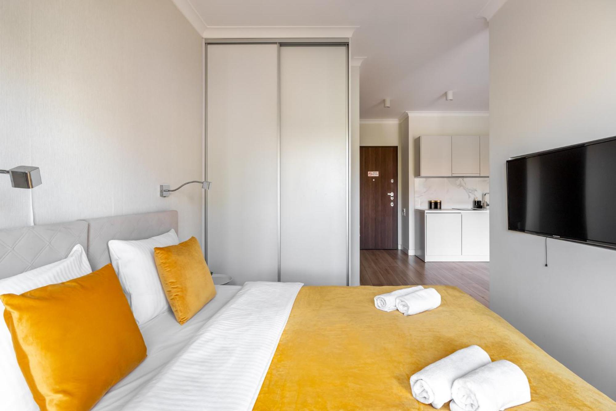 Golden Apartments -City Center - Mennica Residence Варшава Екстериор снимка