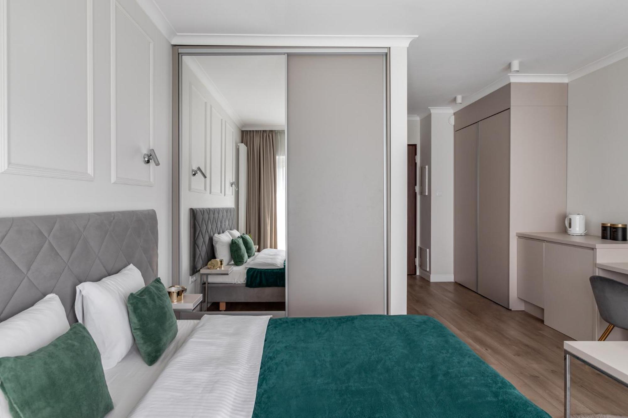 Golden Apartments -City Center - Mennica Residence Варшава Екстериор снимка