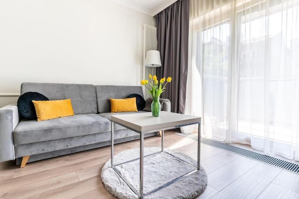 Golden Apartments -City Center - Mennica Residence Варшава Екстериор снимка